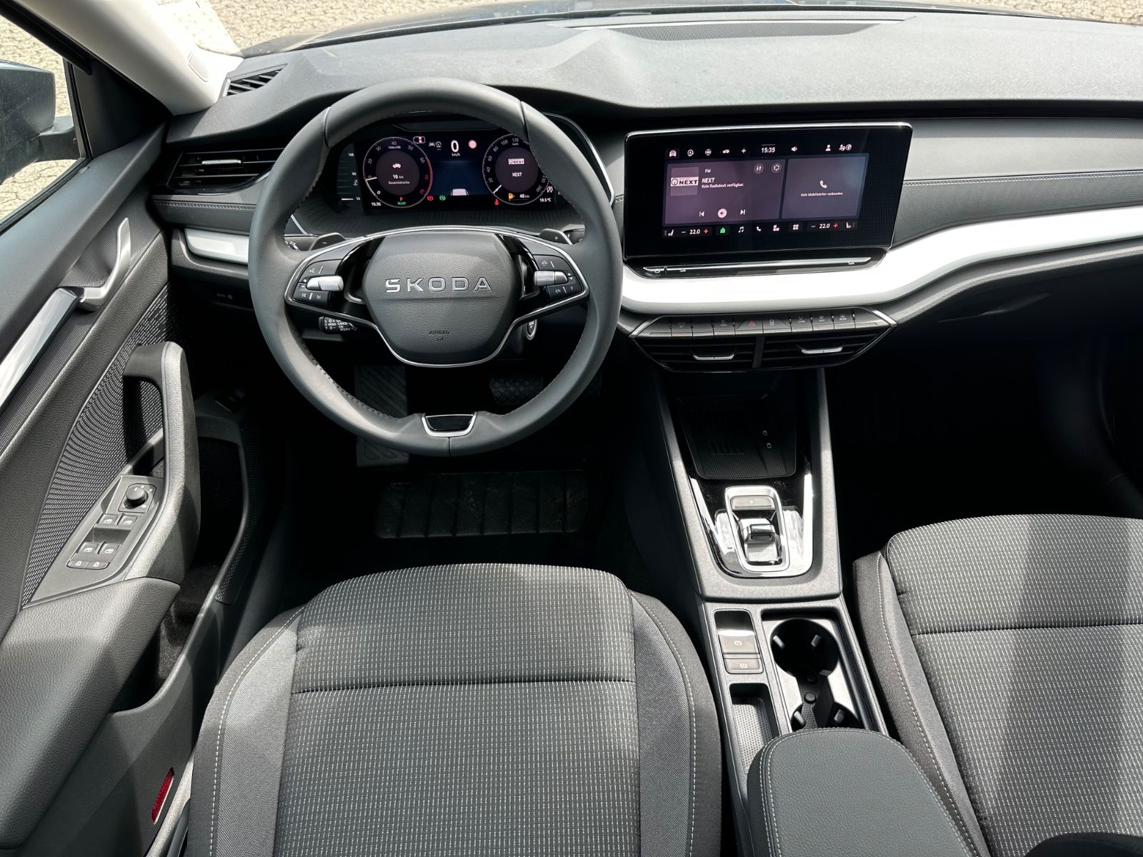 Fahrzeugabbildung SKODA Octavia Combi 1.5 TSI Selection DSG ACC/AHK/LED