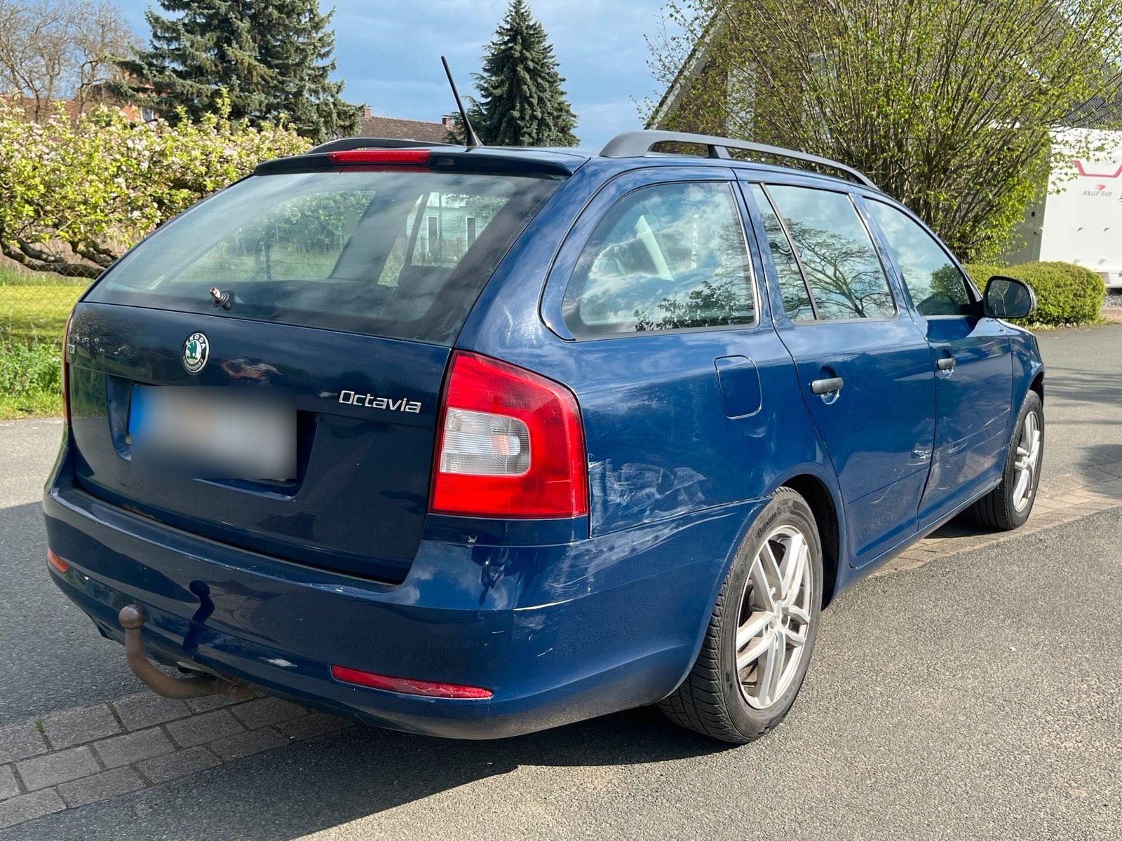 Skoda Octavia 2013 — engine 105 HP (77kW)