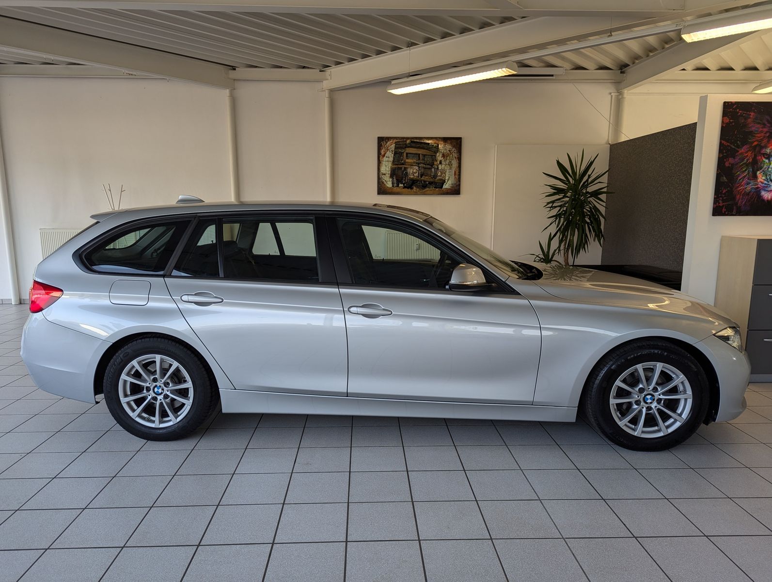 Fahrzeugabbildung BMW 320 d Efficient Dynamics LCI LED PDC