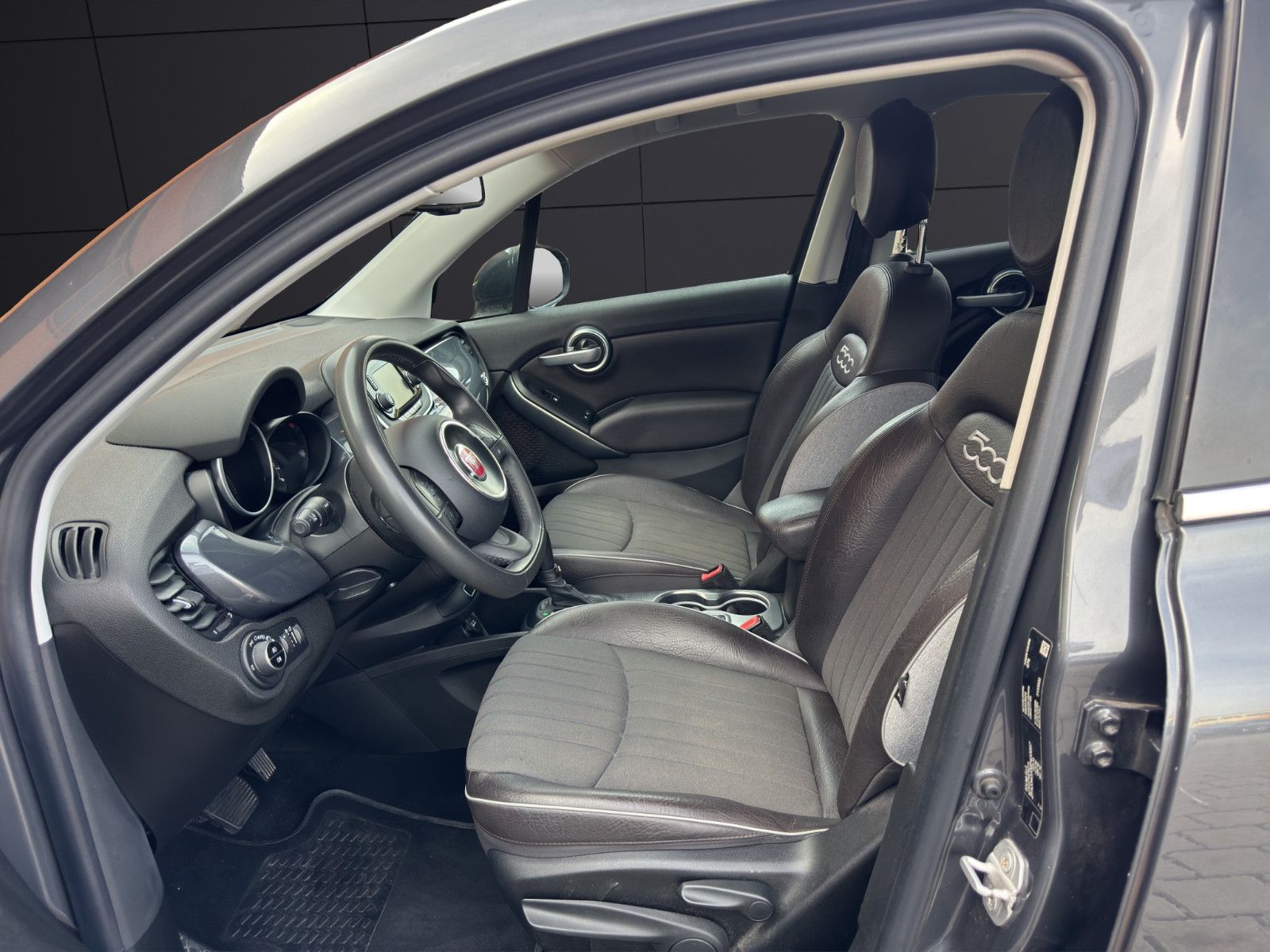 Fahrzeugabbildung Fiat 500X Lounge Tempo*Bi-Xen*2-Zo.-Klimaauto*Keyless