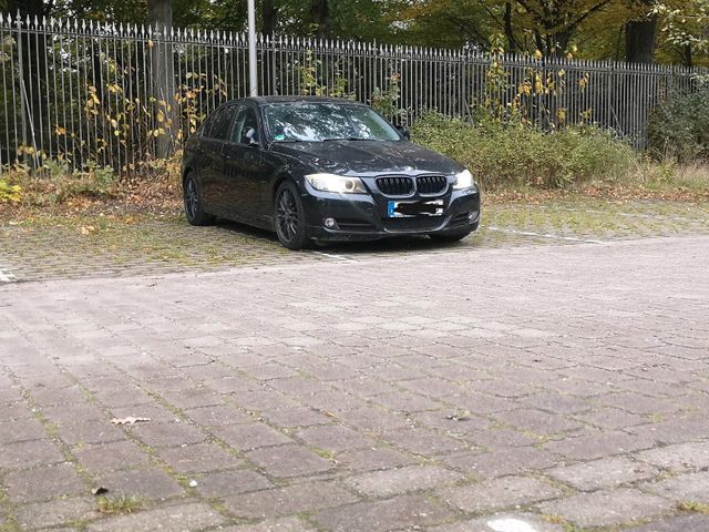 BMW Bmw e90 LCI 320i Guter Zustand.