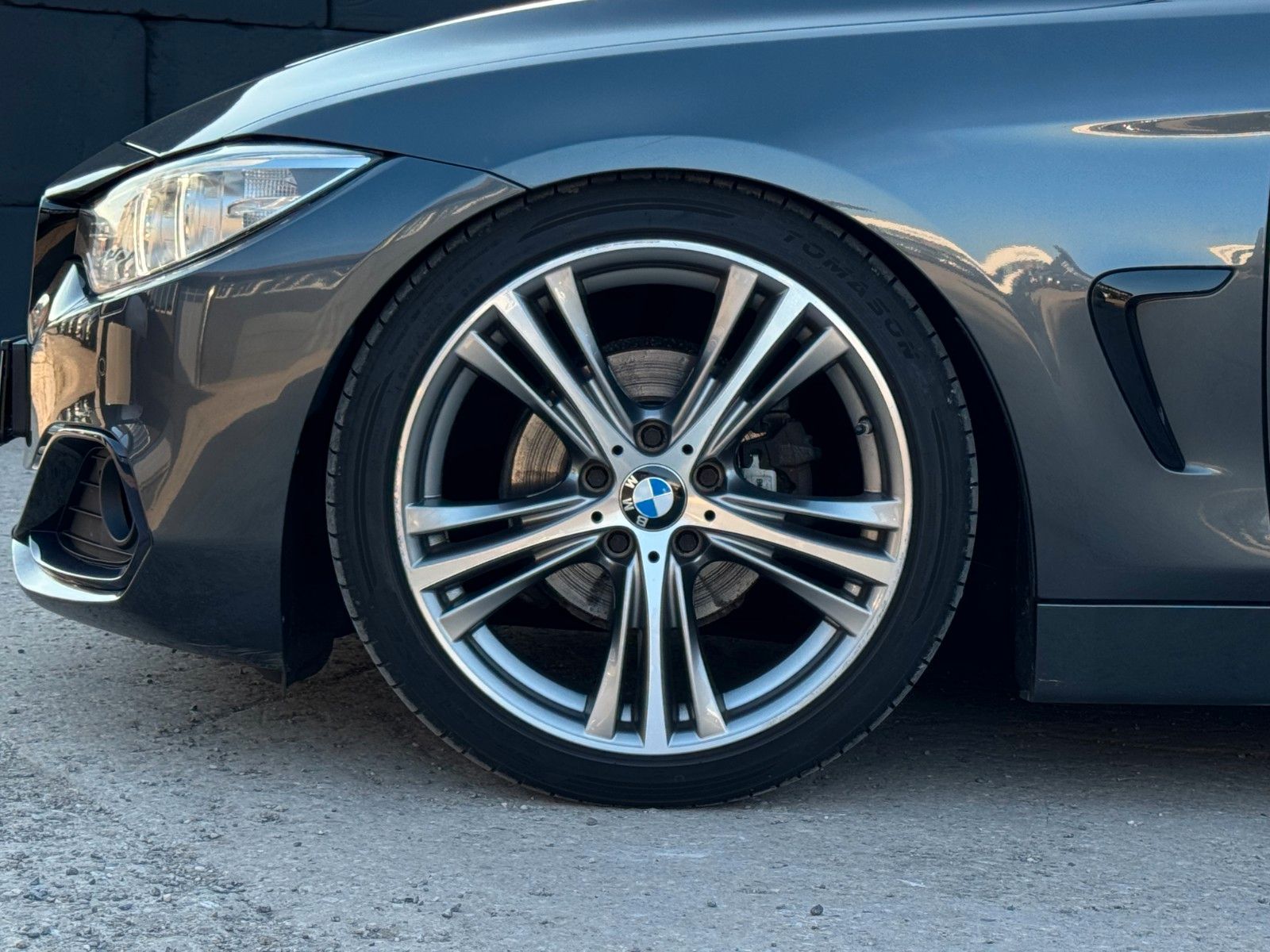 Fahrzeugabbildung BMW 420i Coupé Sport Line Carbon M-Spiegel Bi-Xenon