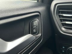 Fahrzeugabbildung Ford Focus Turnier 1.5 ST-Line X *LED*APP*TEMP*SHZ*18