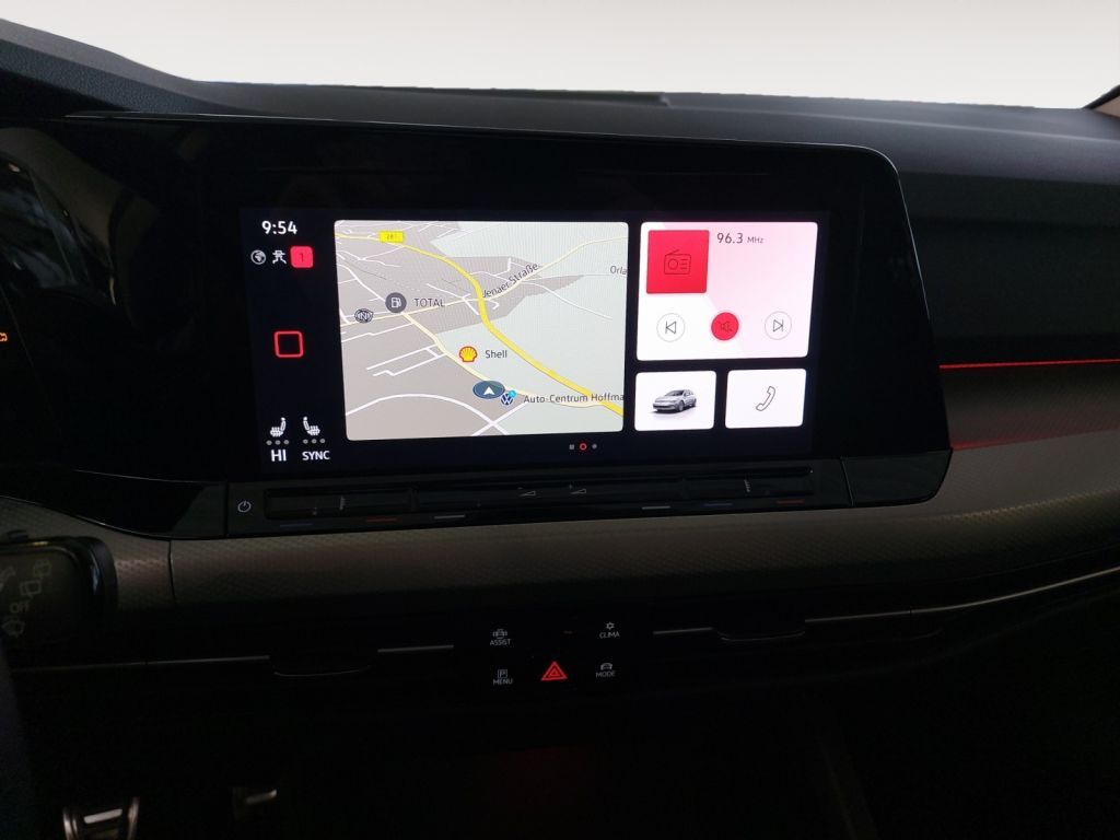Fahrzeugabbildung Volkswagen Golf 1.5 TSI Life Panorama ACC Navi Schlüssellos