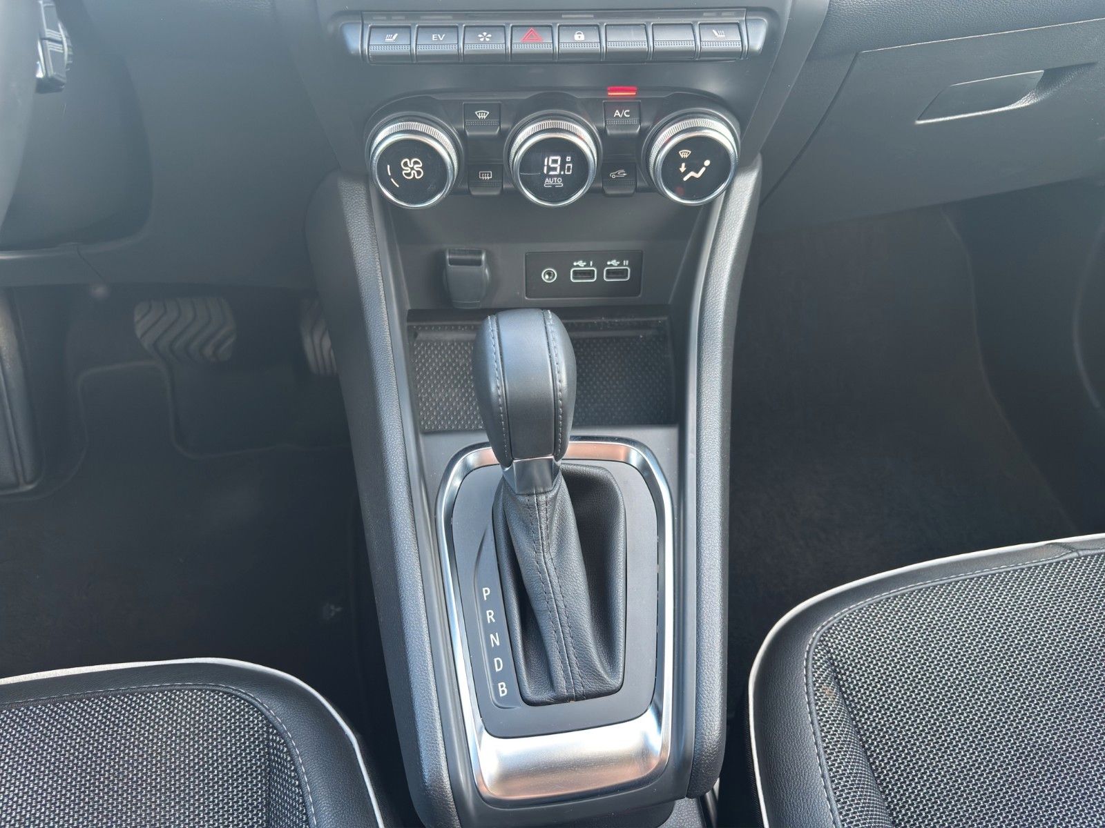 Fahrzeugabbildung Mitsubishi ASX Select 1,6 l Benziner AT