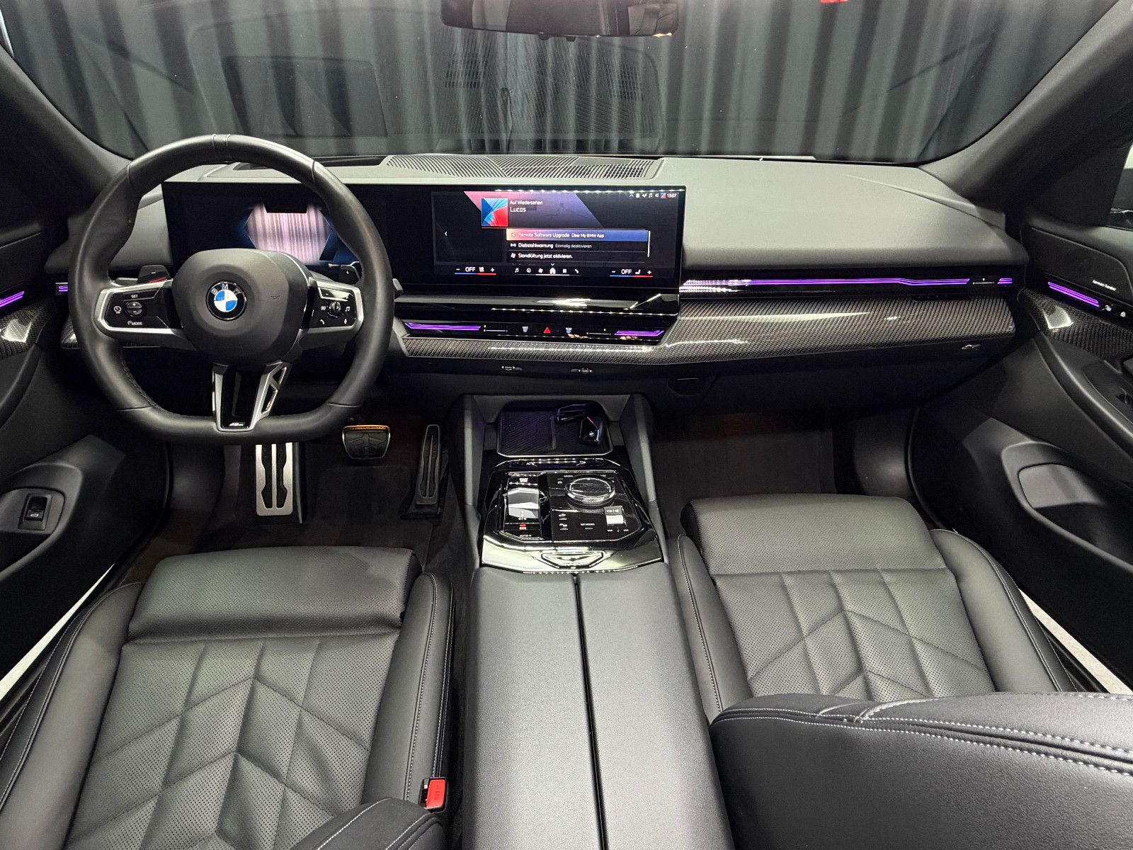 Fahrzeugabbildung BMW 520i M SPORT|H&K|360°|INDIVIDUAL|GESTIK|SHADOW