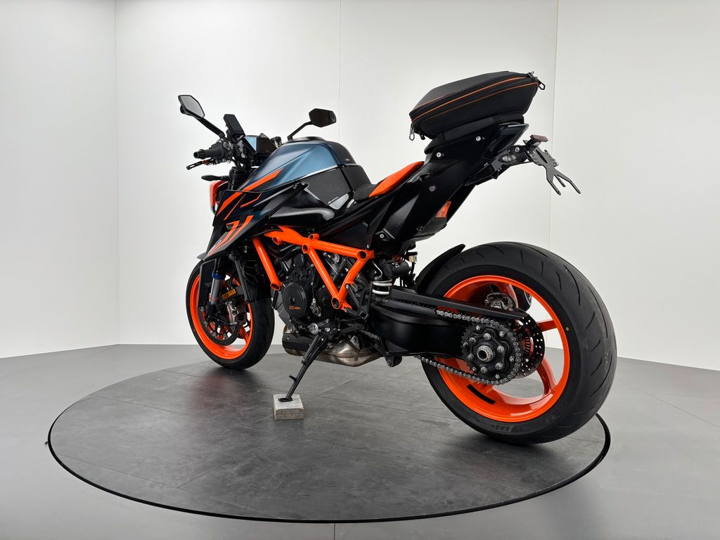 Fahrzeugabbildung KTM 1290 SUPER DUKE R EVO *TECHPACK *AKRA *POWERPART