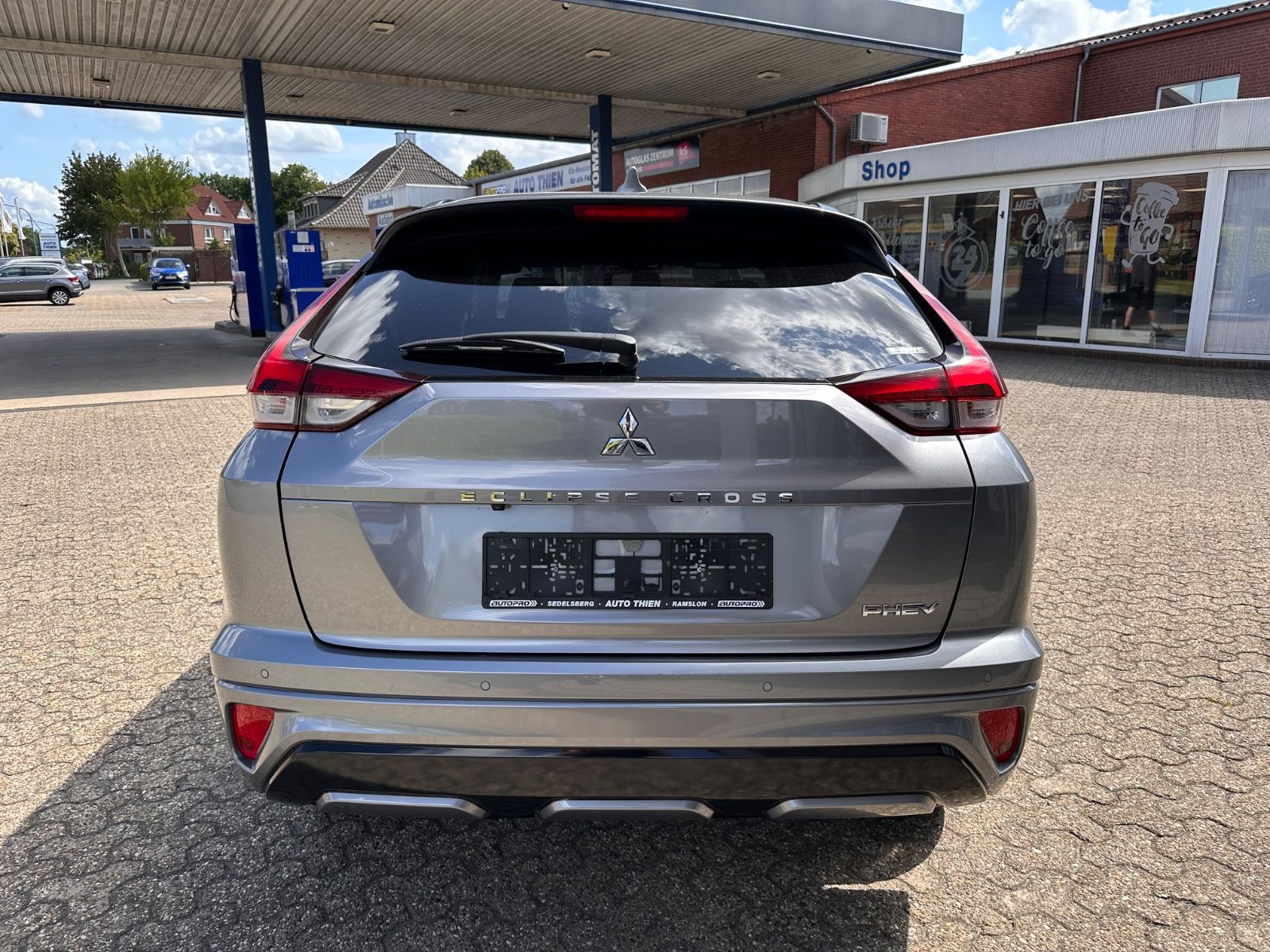 Fahrzeugabbildung Mitsubishi Eclipse Cross 2.4 Hybrid 4WD Select AHK/ACC/360°