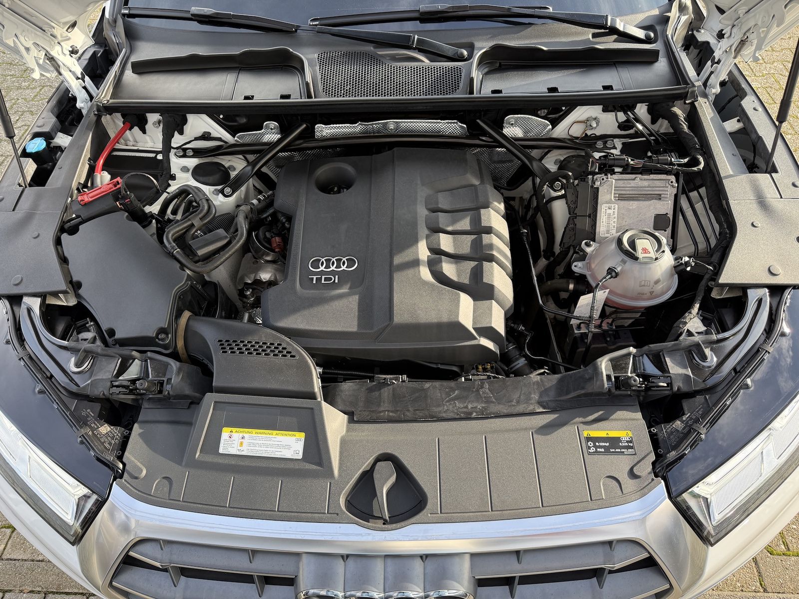 Fahrzeugabbildung Audi Q5 40 TDI qu. Sport S-LINE|NAVI|R-KAMERA|PANO