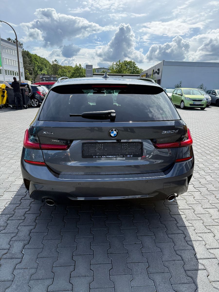 BMW 320 3 Touring 320 d xDrive M Sport foto 6