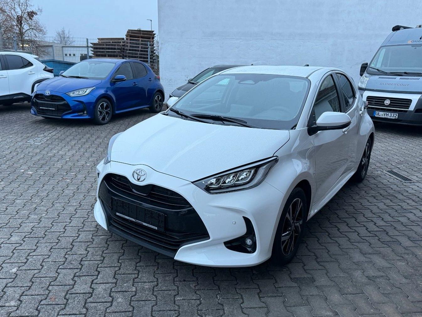 Toyota Yaris 1,5 Hybrid Teamplayer mit Comfort Paket