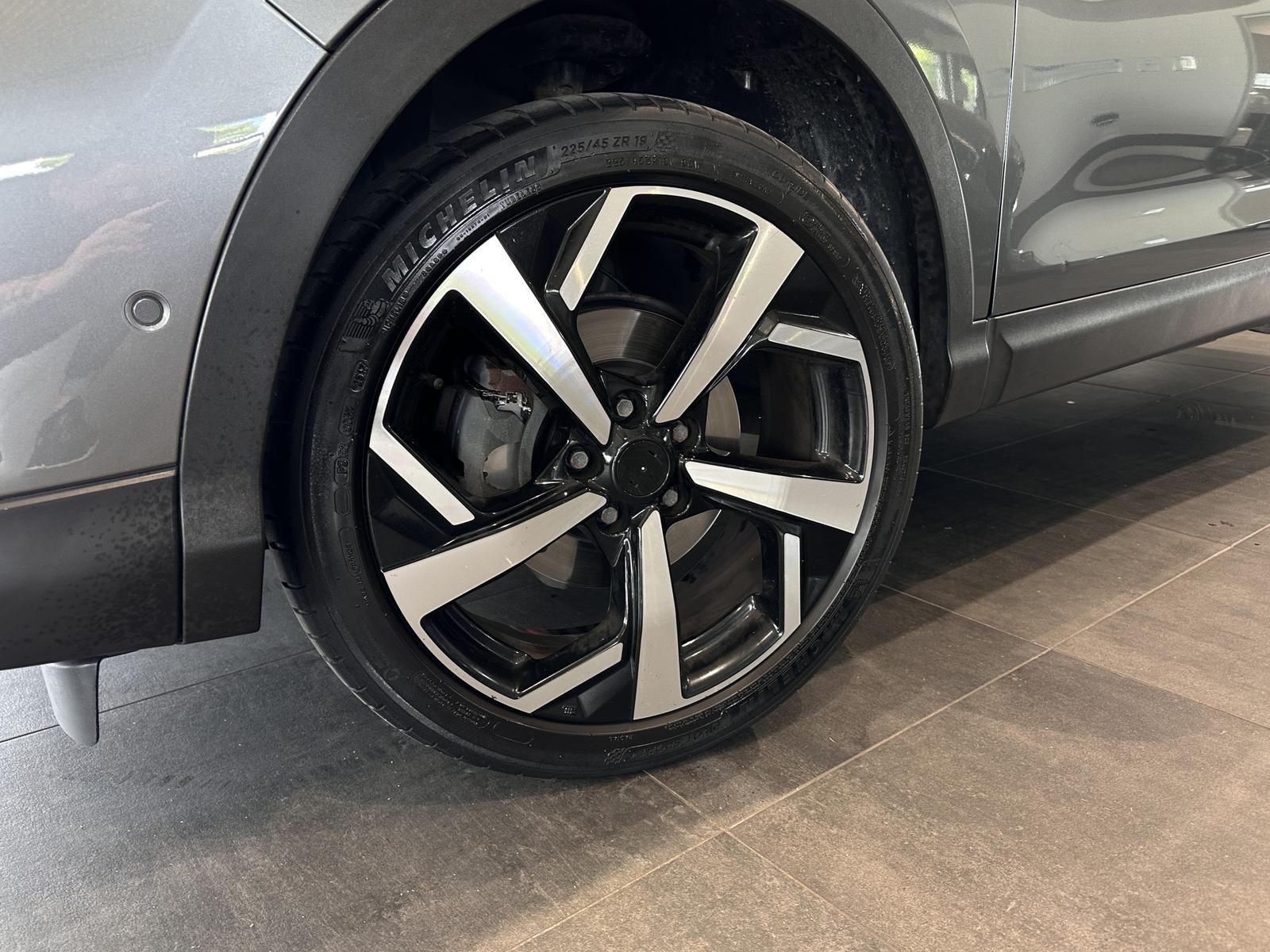 Nissan Qashqai *PANO, SPURHALTE, TOTWINKEL, 360GR.*