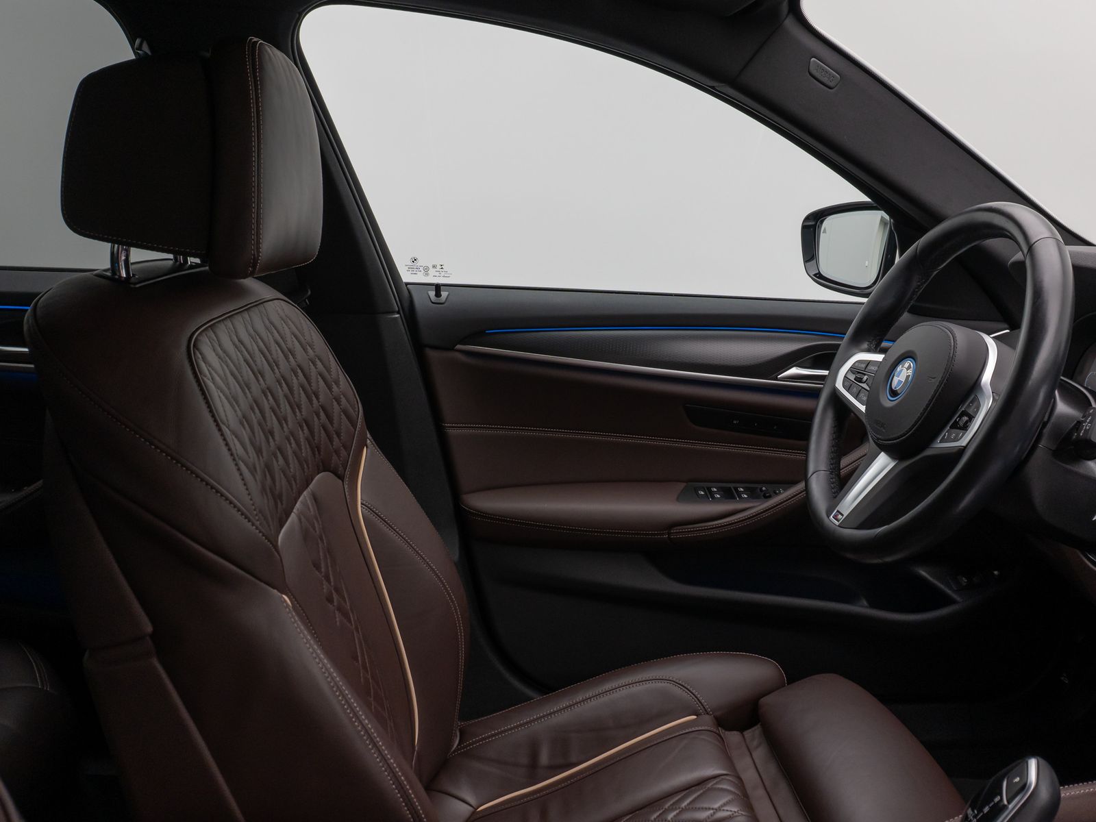 Fahrzeugabbildung BMW 530e M Sport Kamera DAB DrivAssist Komfort AHK