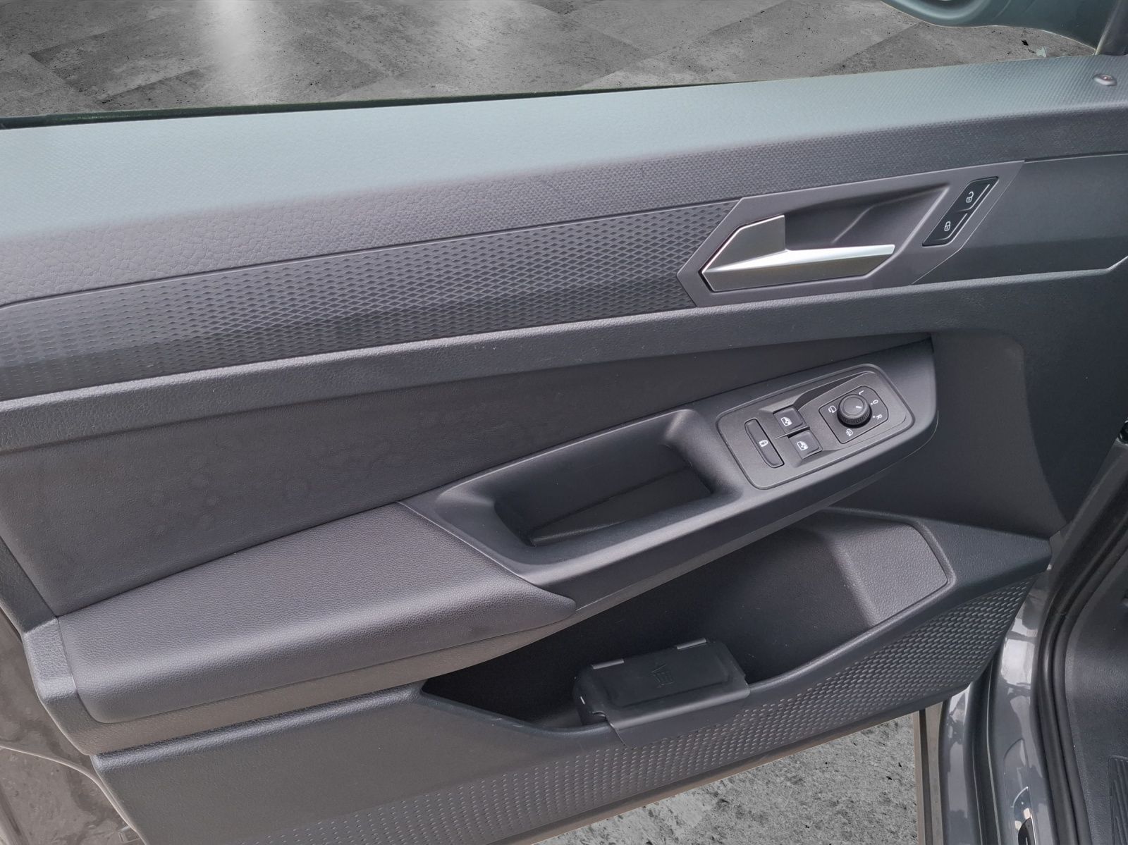 Fahrzeugabbildung Volkswagen Caddy Maxi TDI Style DSG LED AHK Navi AID ACC PD