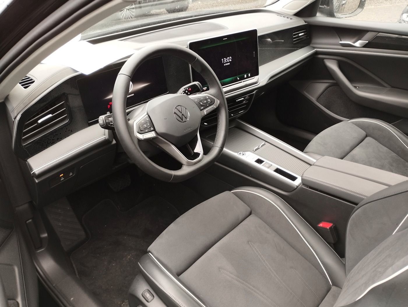 Fahrzeugabbildung Volkswagen Passat Variant 2.0 Business NEU56T AHK ACC Kamer