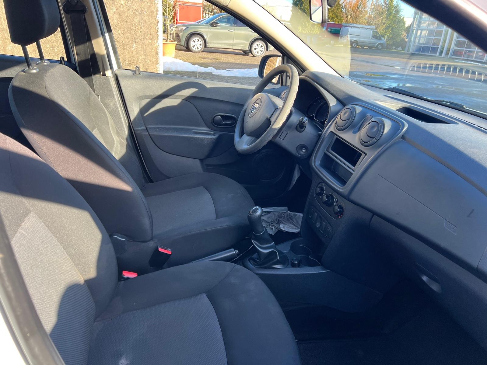Dacia Logan 2015 — photo 12
