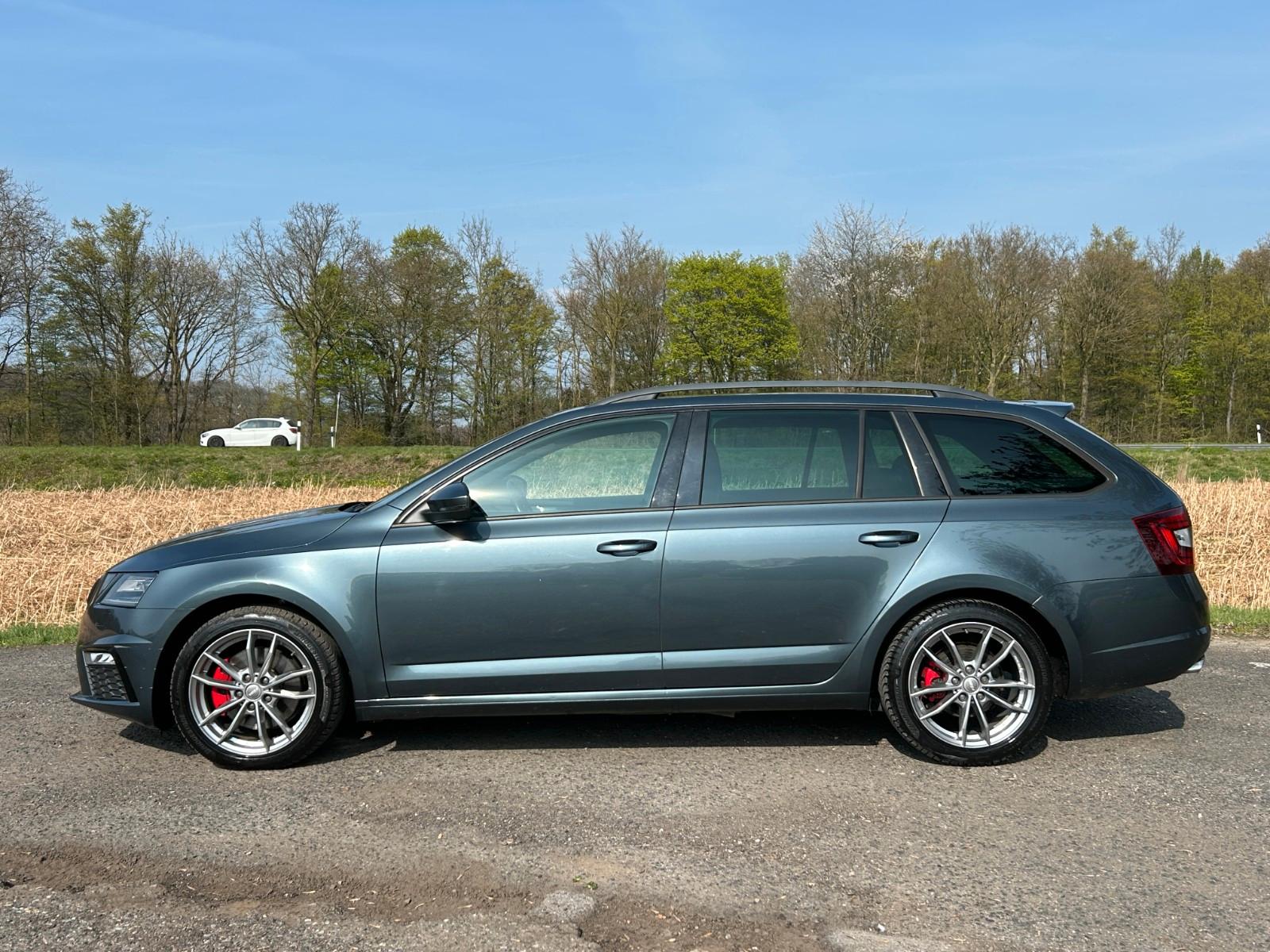 Skoda Octavia 2.0 TDi Combi RS Navi Klimaauto ACC PDC