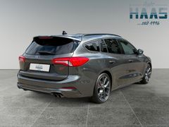 Fahrzeugabbildung Ford Focus Turnier ST - LED*HUD*19"LM*Pano*Kamera*B&O
