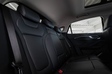 Bild 21 Andere Bestune B70 Pano, 360 Cam, SH, Carplay