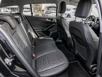 Ford Focus Turnier 1.0 Active Vignale Family-Paket