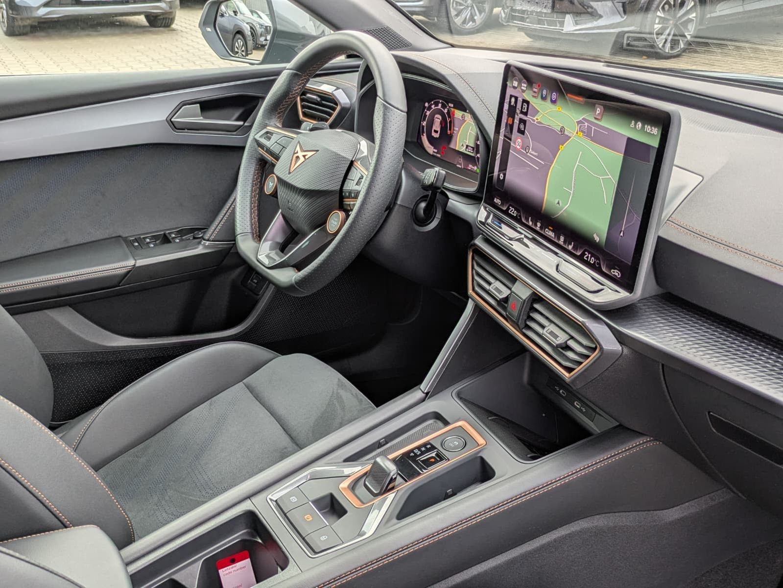 Fahrzeugabbildung CUPRA Leon 1.5 eTSI EDGE MATRIX*ACC*KAM*18"5JGARANTIE