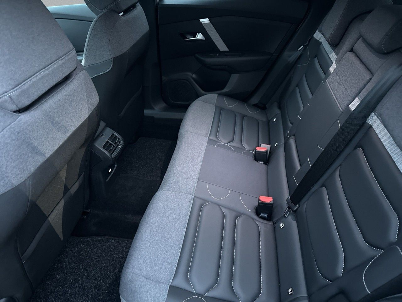 Fahrzeugabbildung Citroën C4 PureTech 130 S&S EAT8 Shine