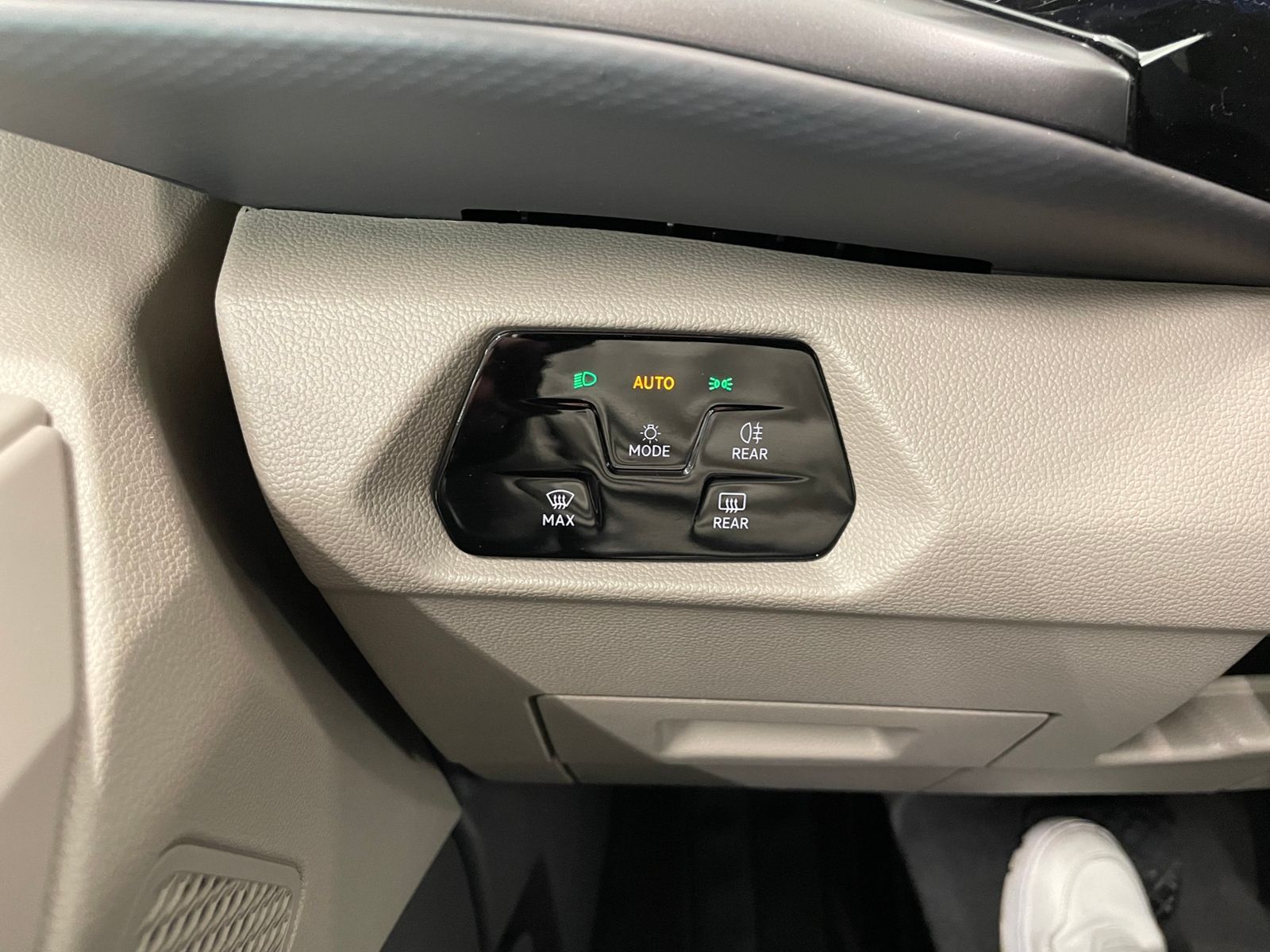 T7 Multivan 2.0 TDI DSG SHZ RFK TEMPOMAT PDC