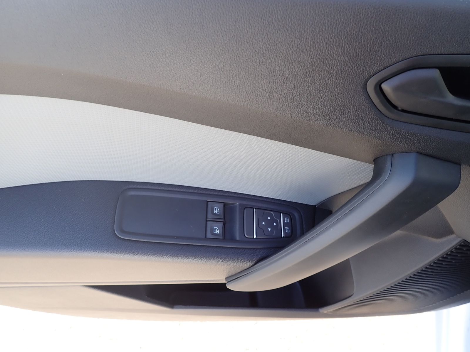Fahrzeugabbildung Renault Kangoo Rapid Business L1 Blue dCi 95 MY24