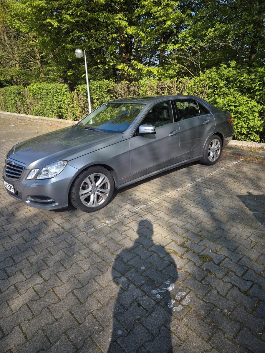 Mercedes-Benz E 220 CDI Standard