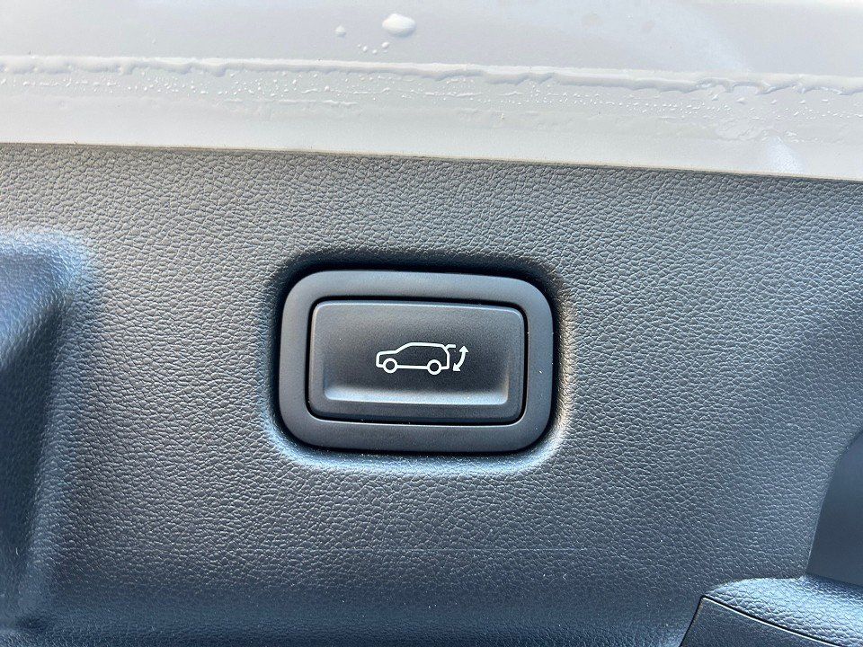 Fahrzeugabbildung Hyundai KONA 1.6T AT 4WD NLINE ULTIMATE-P GLASDACH BOSE+