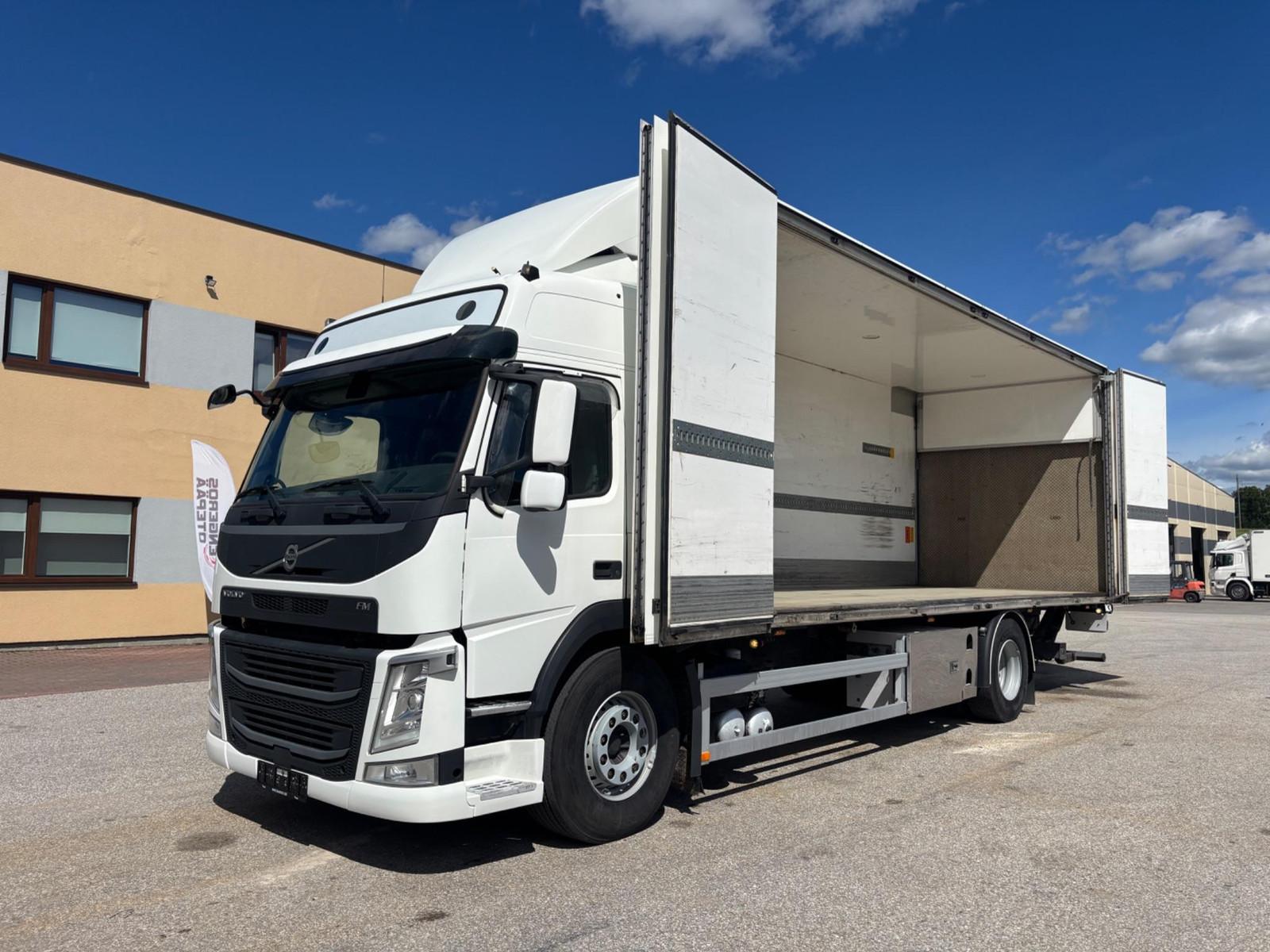 Volvo FM330 4x2 EURO6 + CARRIER SUPRA 850 + SIDE OPENI
