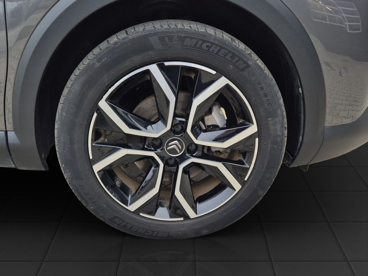 Fahrzeugabbildung Citroën C4 Lim. ë- Shine - viele Extras