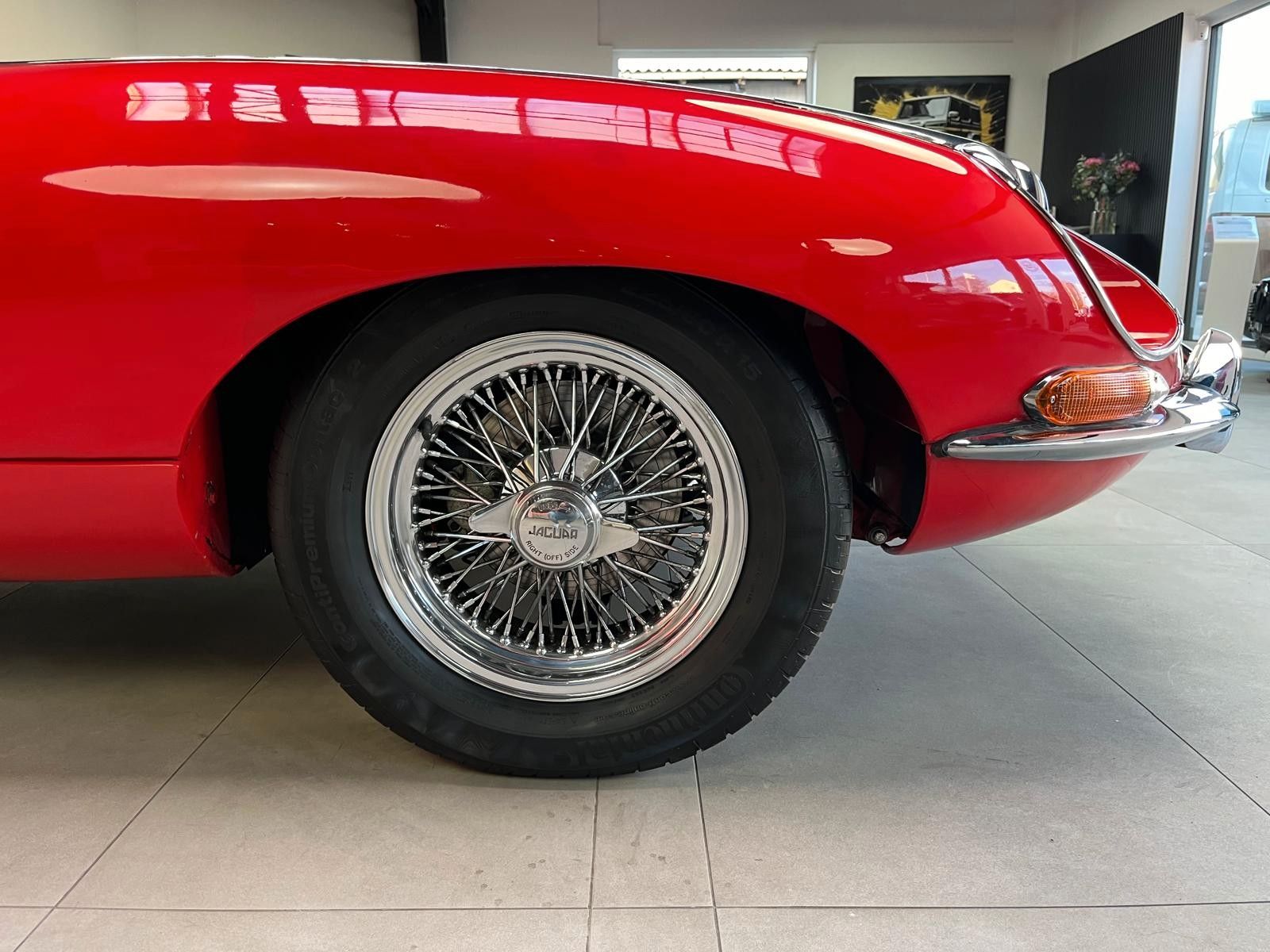 Fahrzeugabbildung Jaguar E-Type 4.2 Coupe Serie 1.5 6-Zylinder