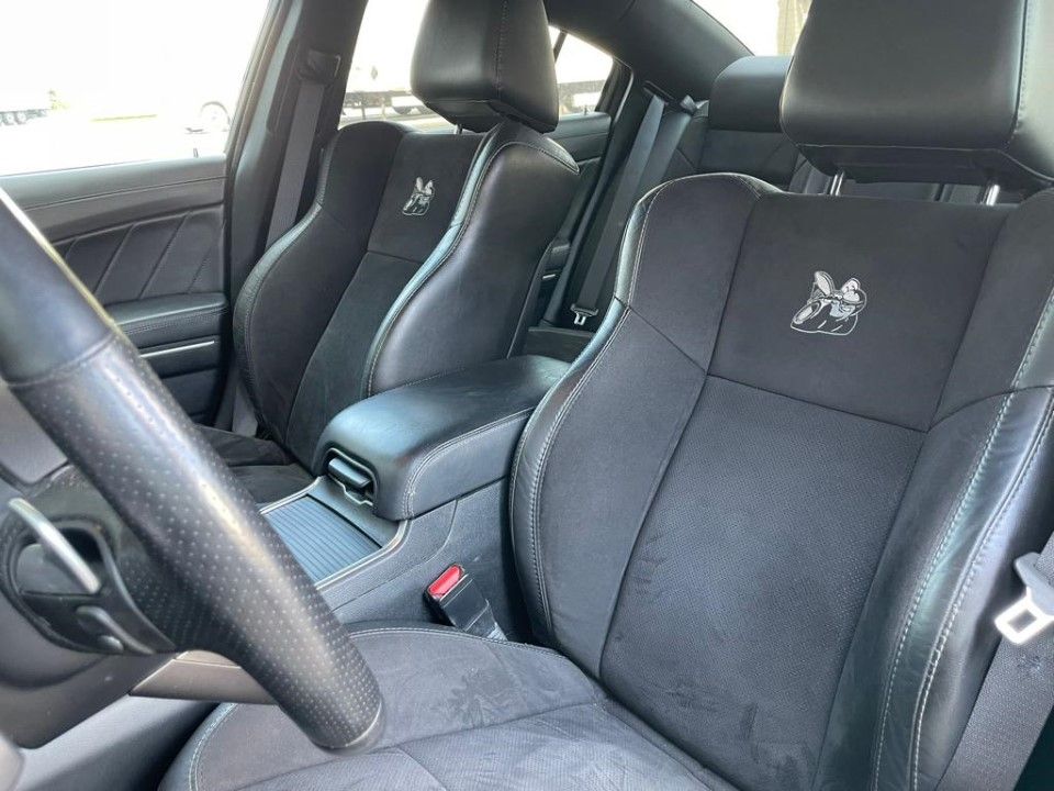 Fahrzeugabbildung Dodge Charger 2020er 6.4 SRT Scatpack Schiebedach