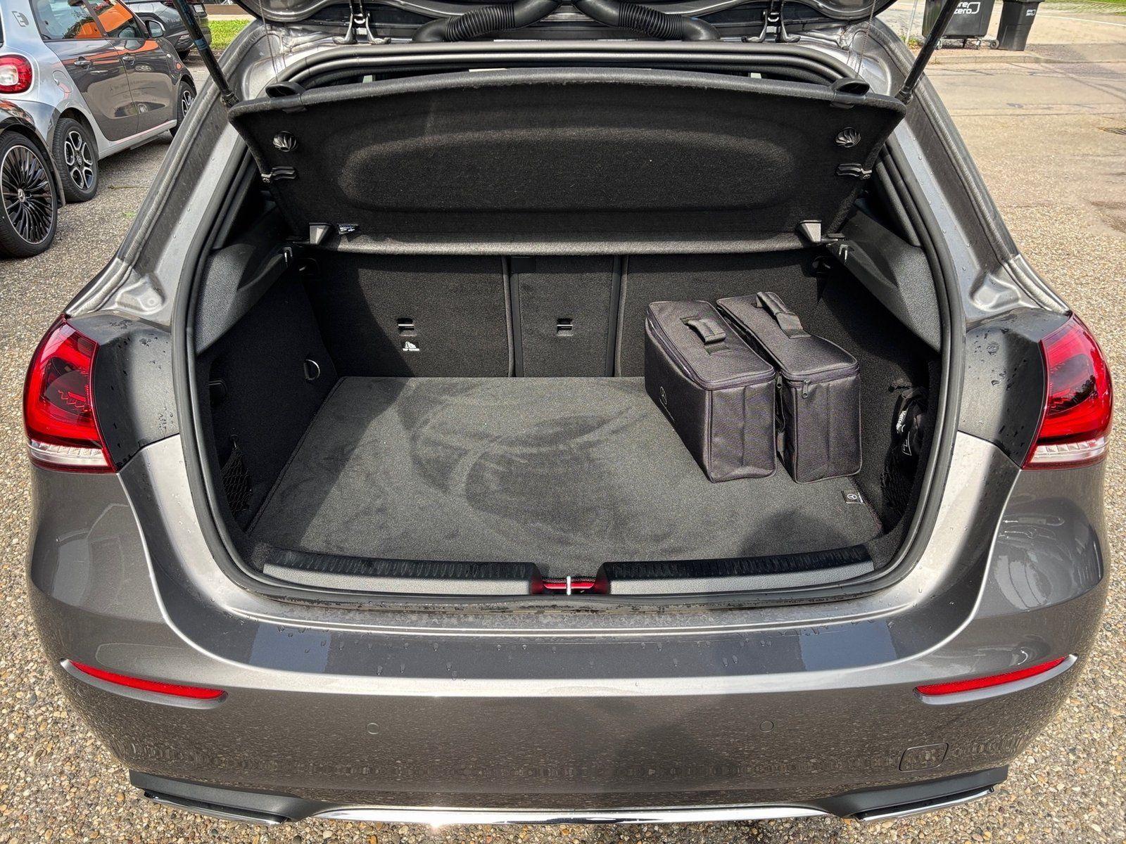Fahrzeugabbildung Mercedes-Benz A 250 e Progressive*Pano*MultBeam*Distronic*360*