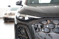 AUDI Q5 Sportback e-Hybrid | Tech pro | Pano | Carbon AUDI Q5 Sportback e-Hybrid | Tech pro | Pano | Carbon