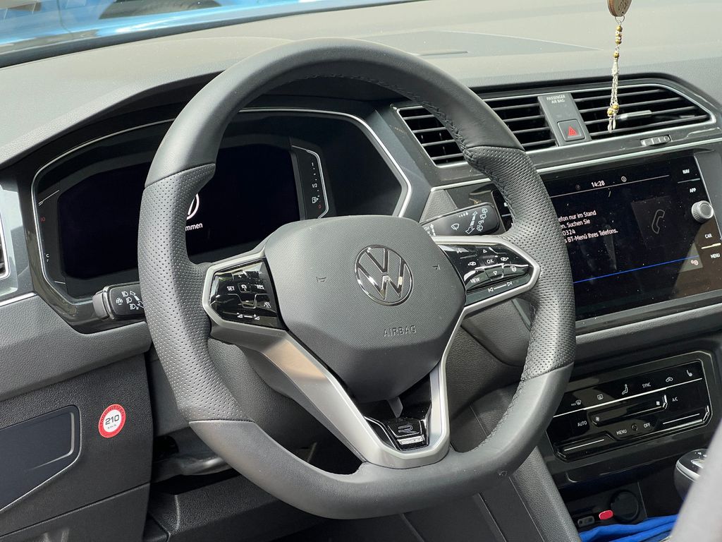 Volkswagen Tiguan 2.0 TDI DSG 4M Black & R-Line PANO LEDER