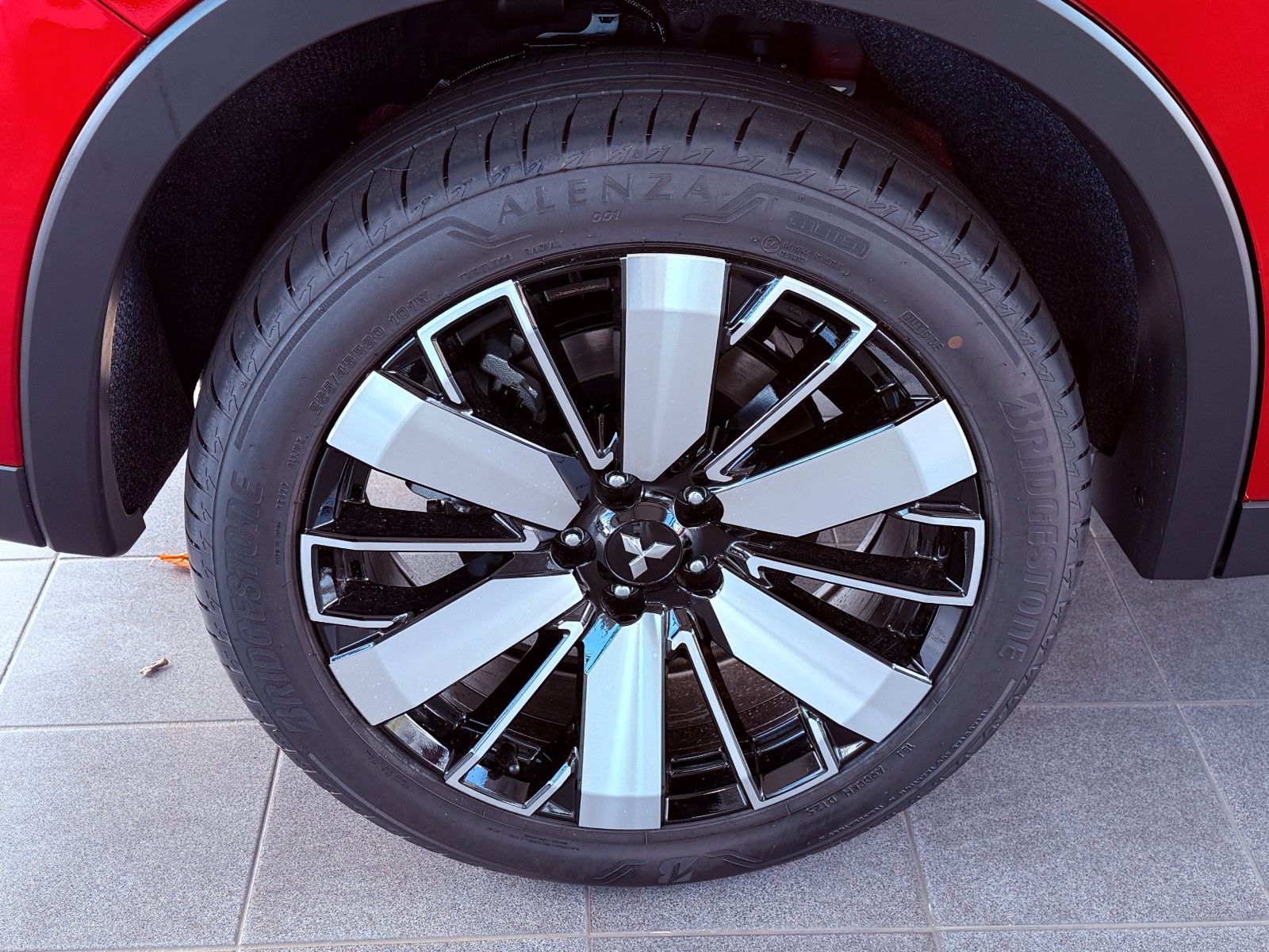 Fahrzeugabbildung Mitsubishi Outlander Intro Edi. PHEV 4WD LED AHK Kam 20"