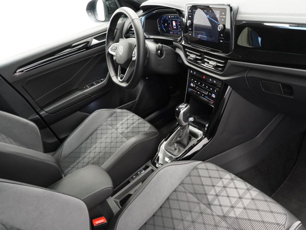 Fahrzeugabbildung Volkswagen T-Roc 1.5 TSI DSG R-Line BLACKSTYLE PANO