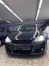 Volkswagen Golf 5 GTI Pirelli - Volkswagen Golf mit Benzin-Antrieb: Kleinwagen, Pirelli GTI