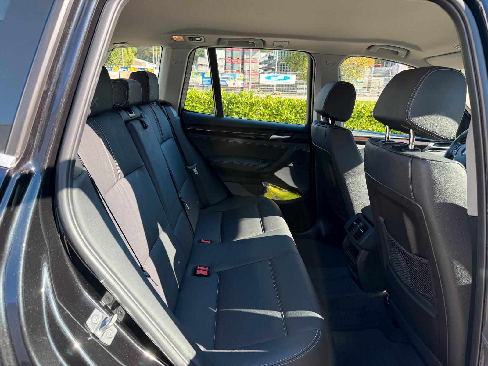 BMW X3 xDrive 20 i xLine Garantie*1.Hand*Kamera*Navi
