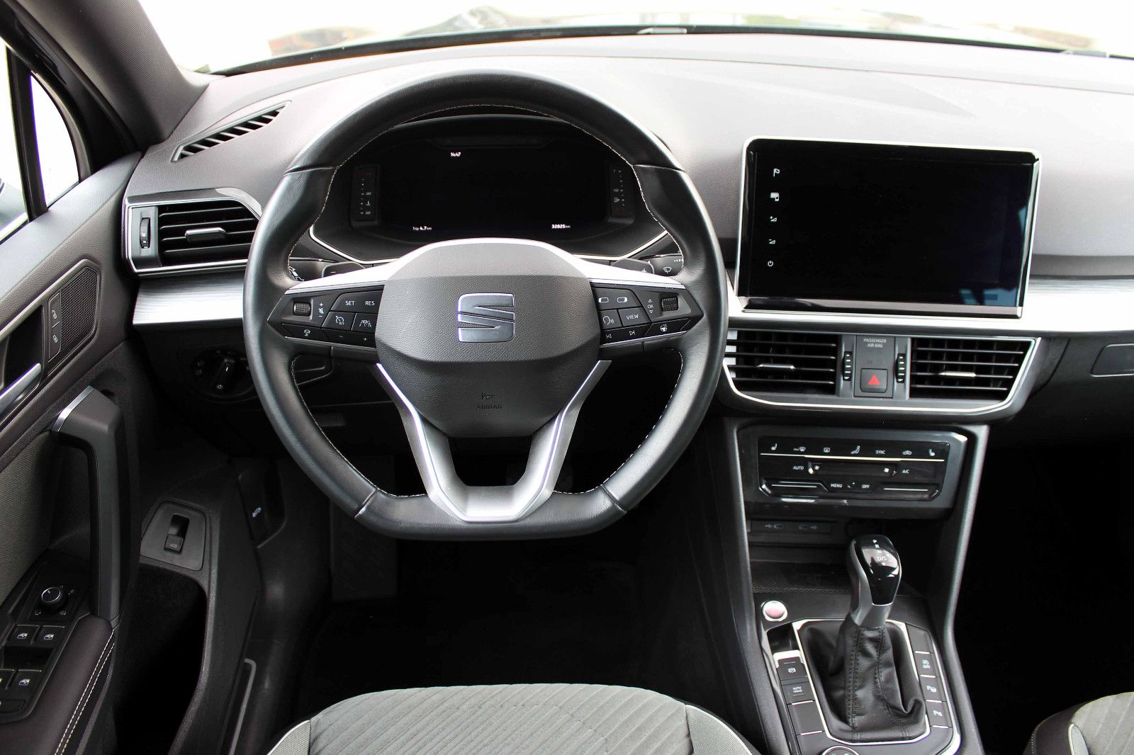 Fahrzeugabbildung SEAT Tarraco Xperience 1.5 TSI DSG 7-Stz ACC PDC KAM