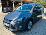 Ford Focus 1,6 Ti-VCT 77kW Titanium Titanium - Ford Focus aus 2011: Limousine