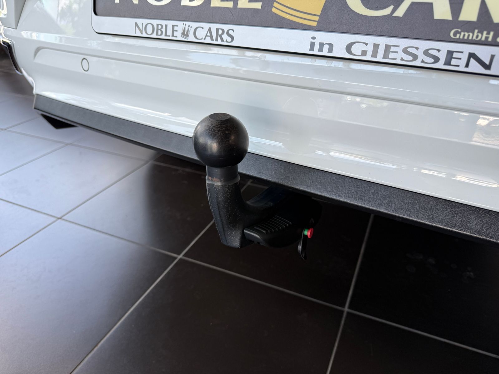 Fahrzeugabbildung Volkswagen T-Roc Cabriolet R-Line Black AHK LED RFK 19"
