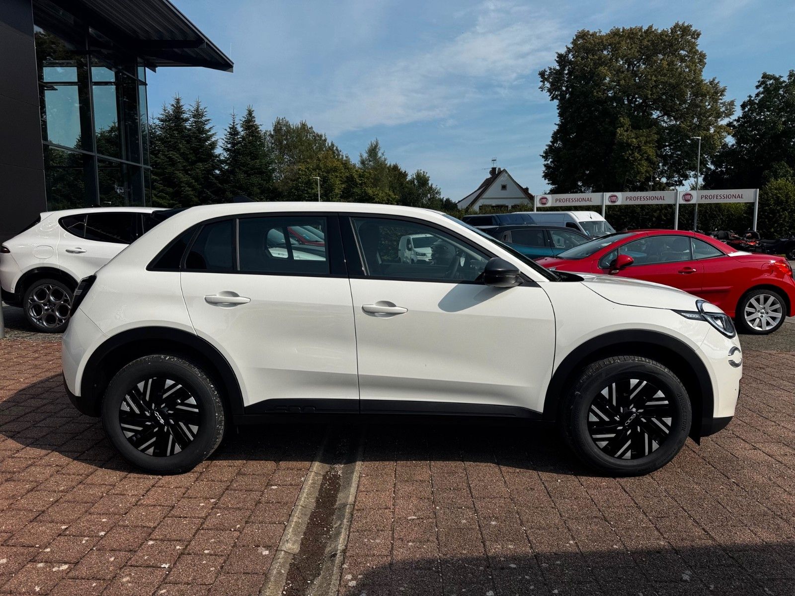Fahrzeugabbildung Fiat 600 1.2 Automatik 100PS Sonderedi. NAVI KAMERA