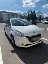 Peugeot TÜV NEU! TOP ZUSTAND! Peugeot 208 1.2 VTi ... - Peugeot e-208 von privat