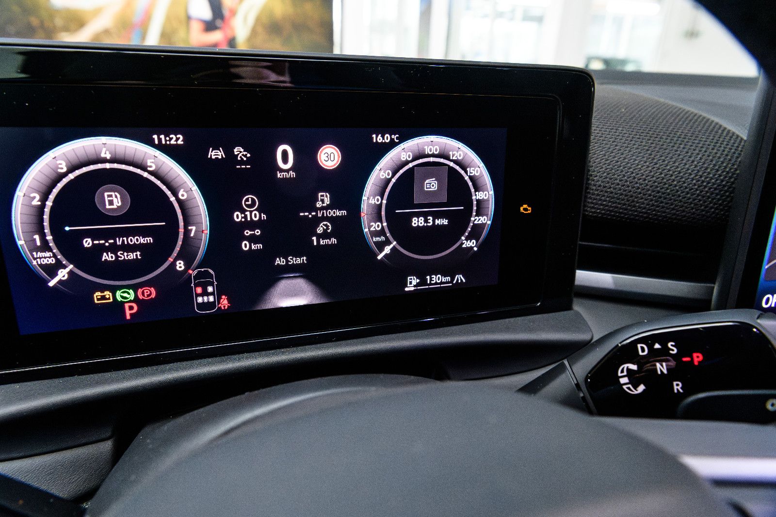 Fahrzeugabbildung Volkswagen T-Roc  1.5l TSI  DSG R-Line Black Style