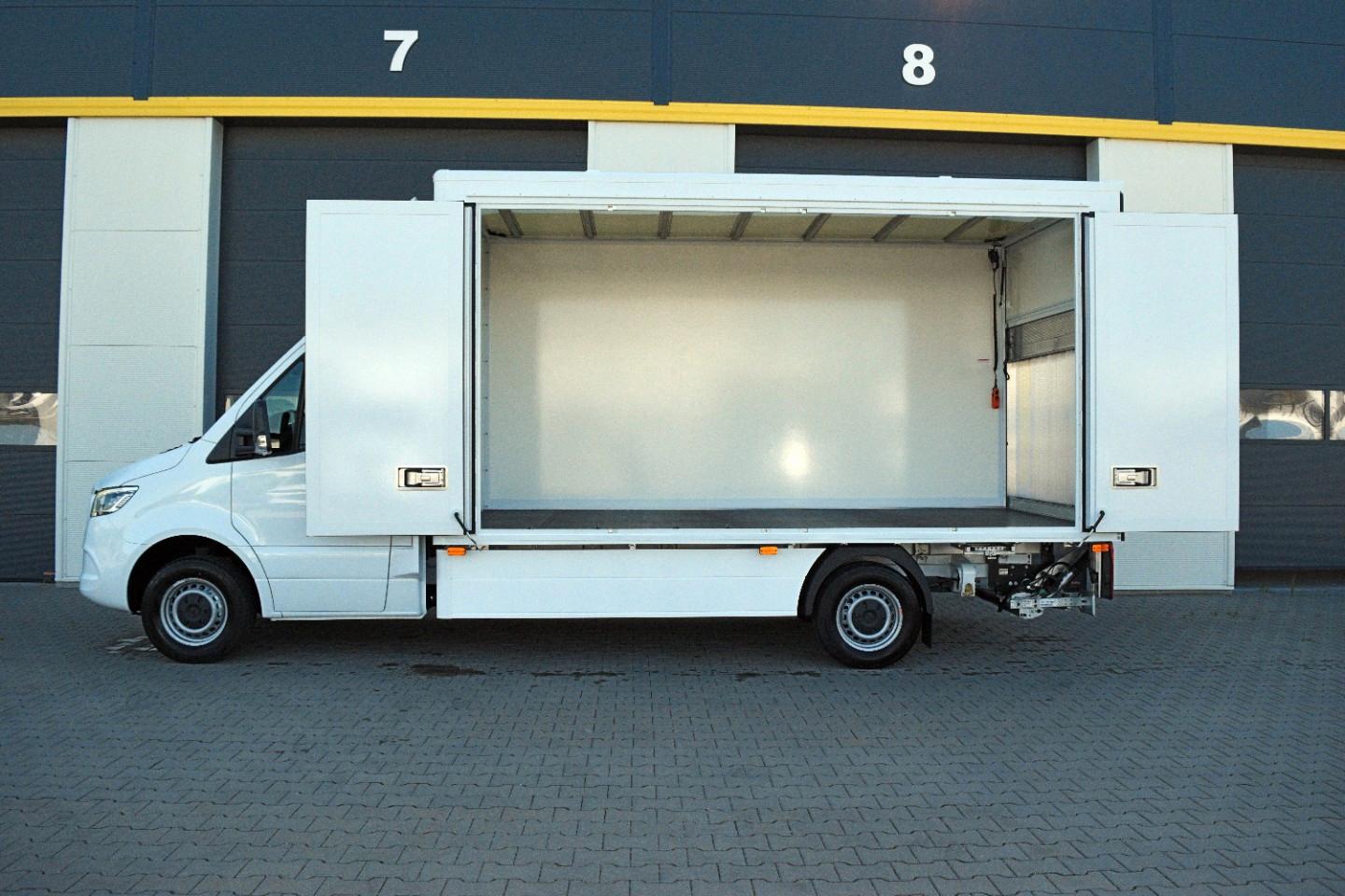 Mercedes-Benz Sprinter 317 CDI Koffer SOFORT * AHK/LBW/MBUX