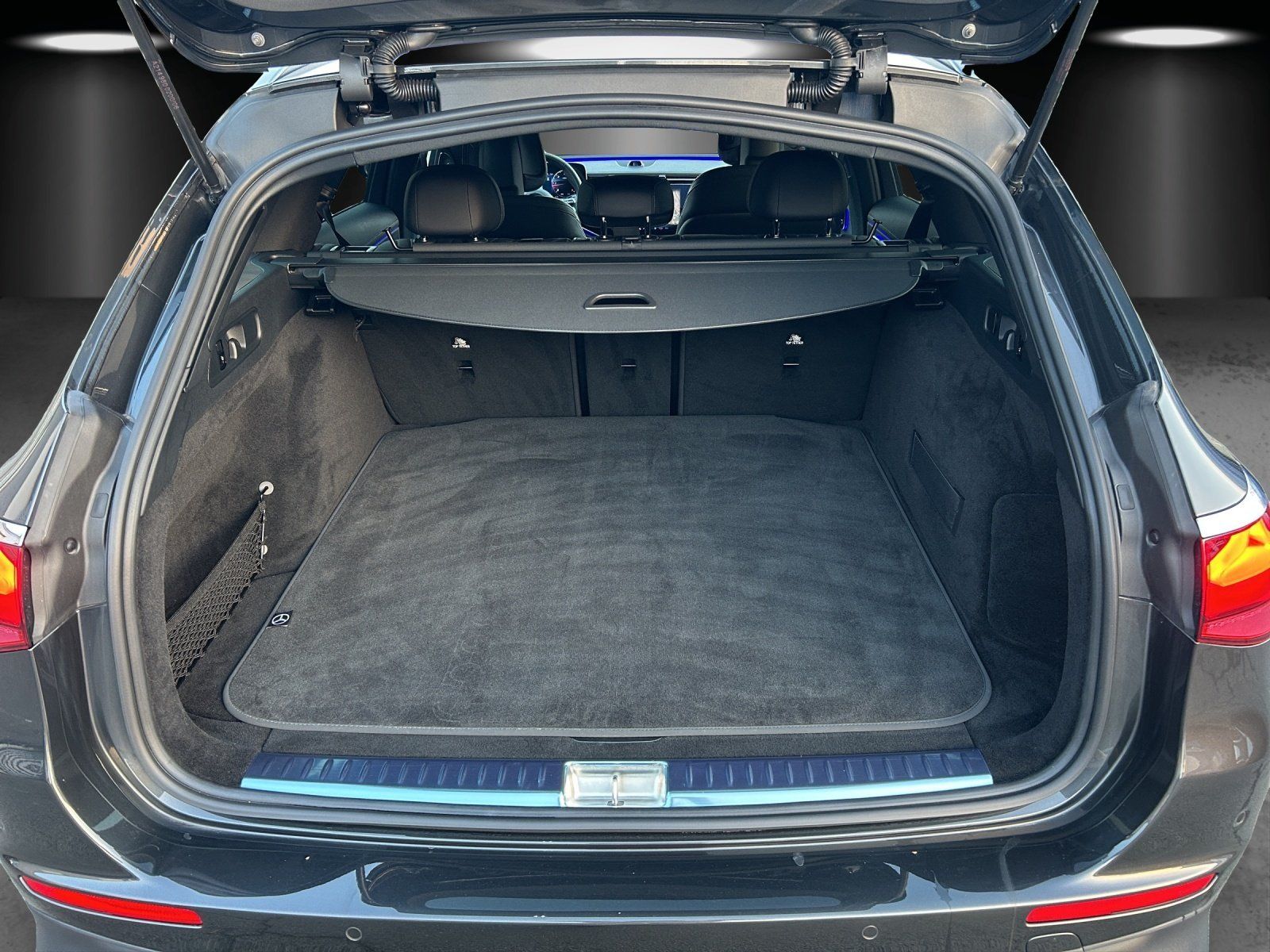 Fahrzeugabbildung Mercedes-Benz E 220 d T €95k AMG Prem Standhz DISTRO Hyper AHK