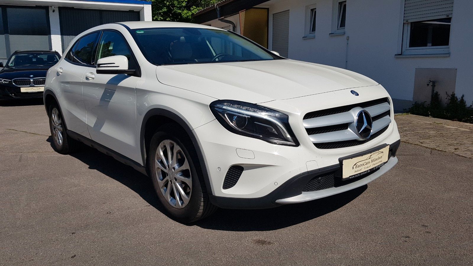 MERCEDES-BENZ GLA 180